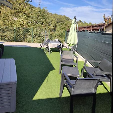 F1 Avec Un Espace Jardin Apartment Gattieres Luaran gambar