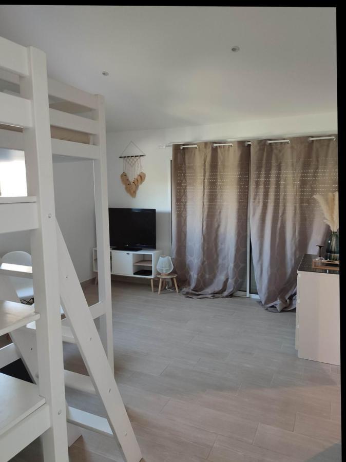 F1 Avec Un Espace Jardin Apartment Gattieres Luaran gambar