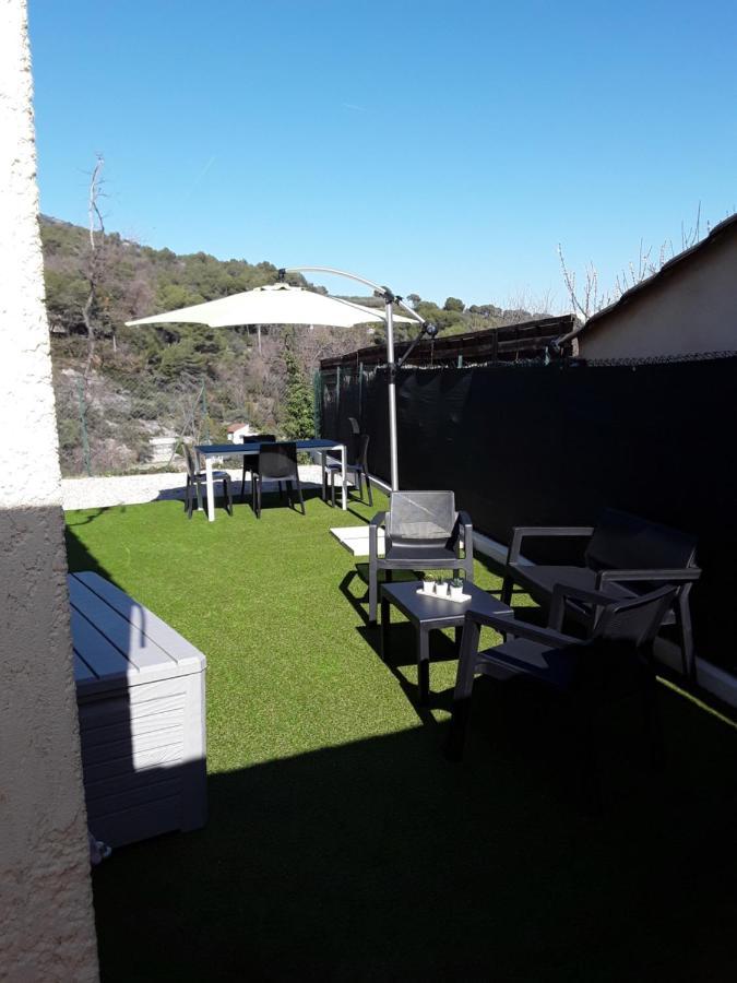 F1 Avec Un Espace Jardin Apartment Gattieres Luaran gambar